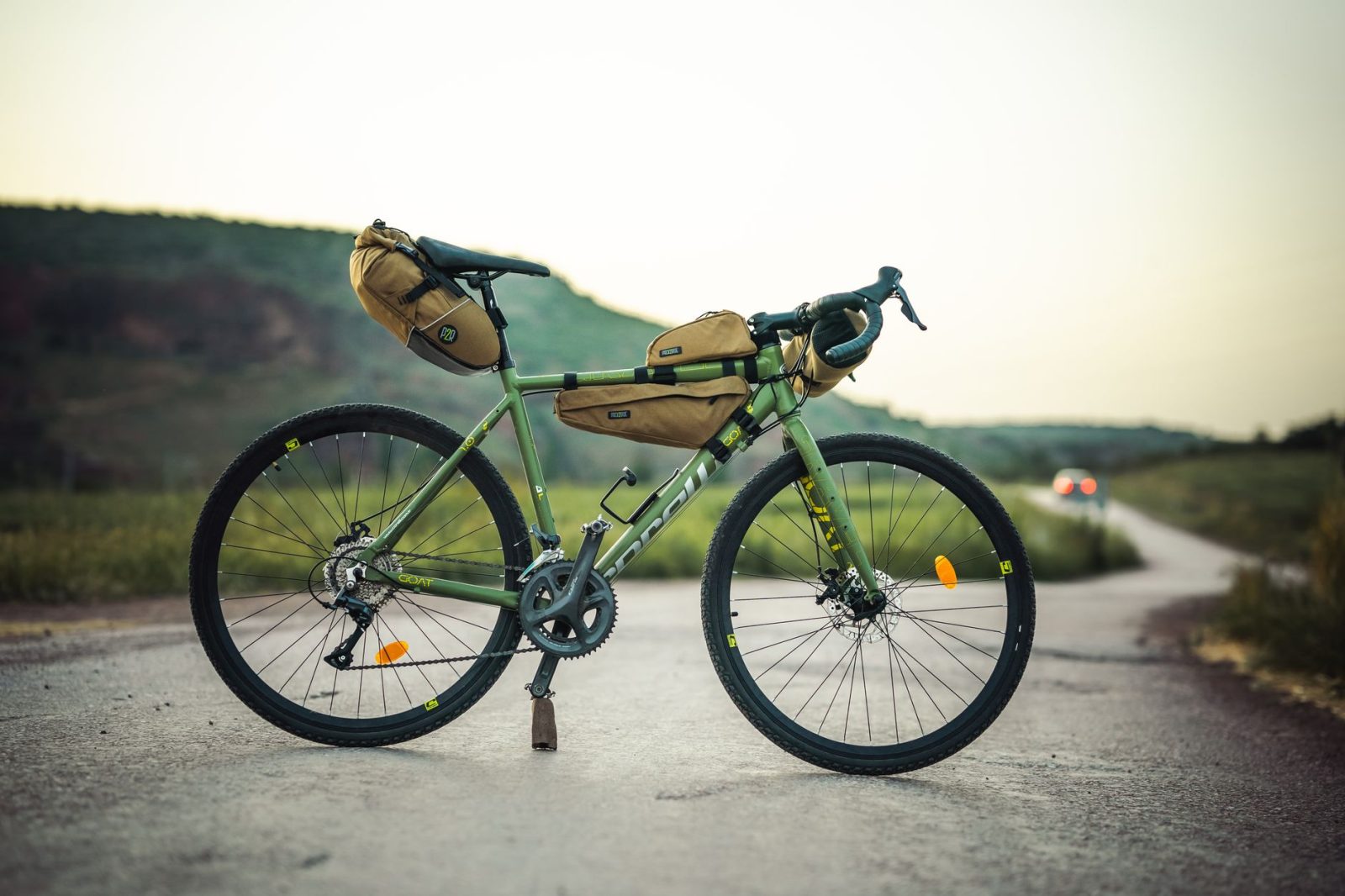 Memilih Top Tube Frame Bag: Panduan untuk Akses Barang Lebih Praktis