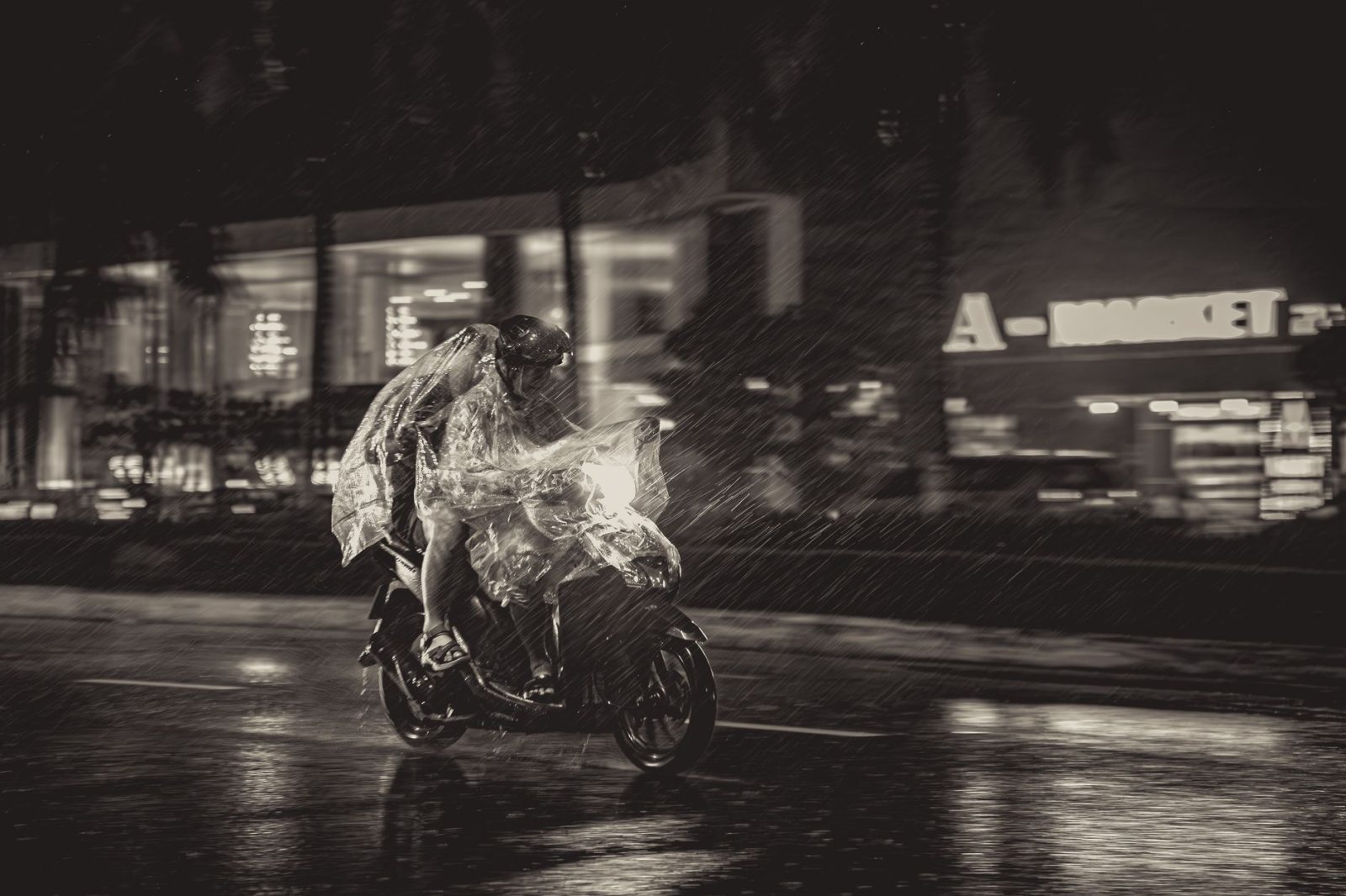 Panduan Memilih Tas Motor Waterproof Terbaik
