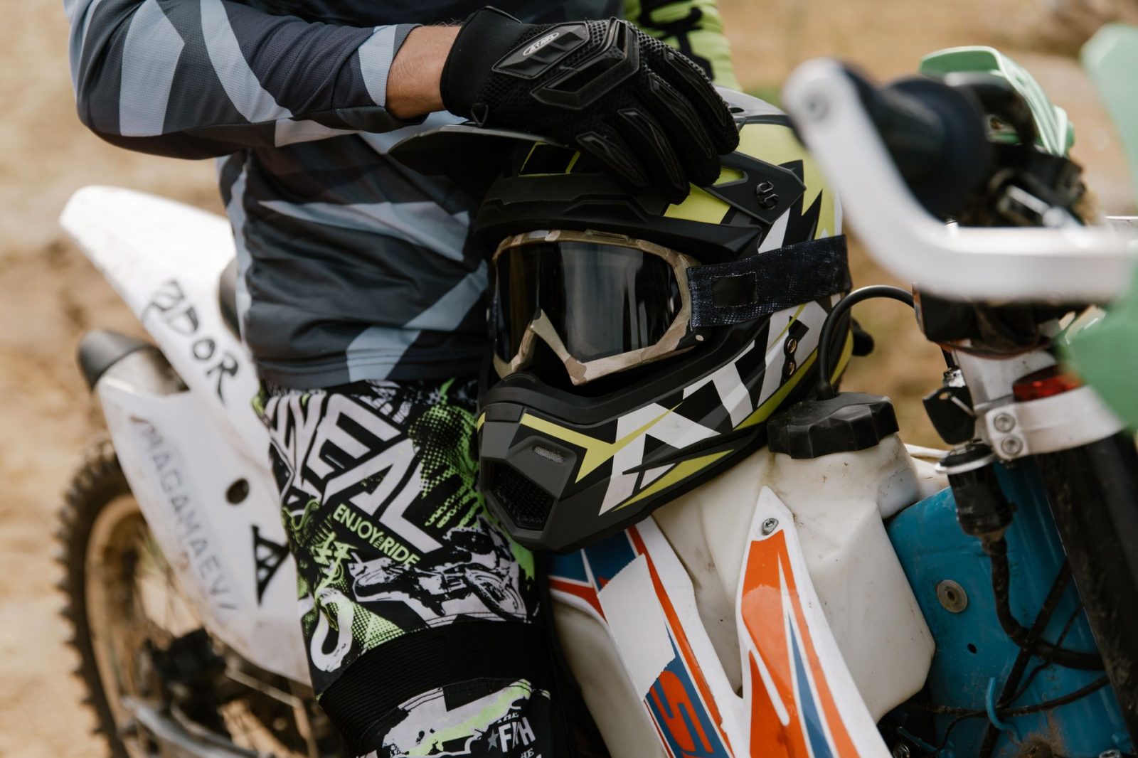 Memilih Tas Equipment yang Tepat untuk Perlengkapan Riding